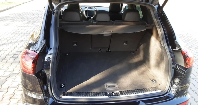Porsche Cayenne cena 157000 przebieg: 131000, rok produkcji 2017 z Kraków małe 277